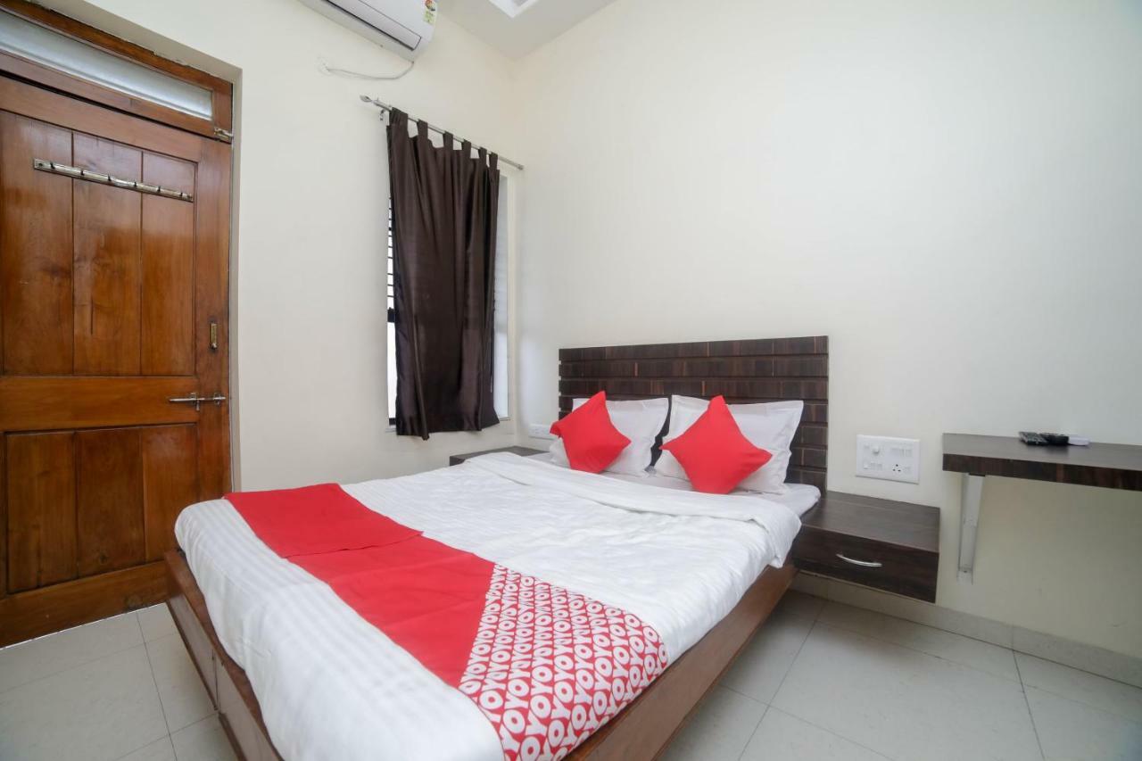 Oyo 46697 Hotel Gopi นาคปุระ ภายนอก รูปภาพ