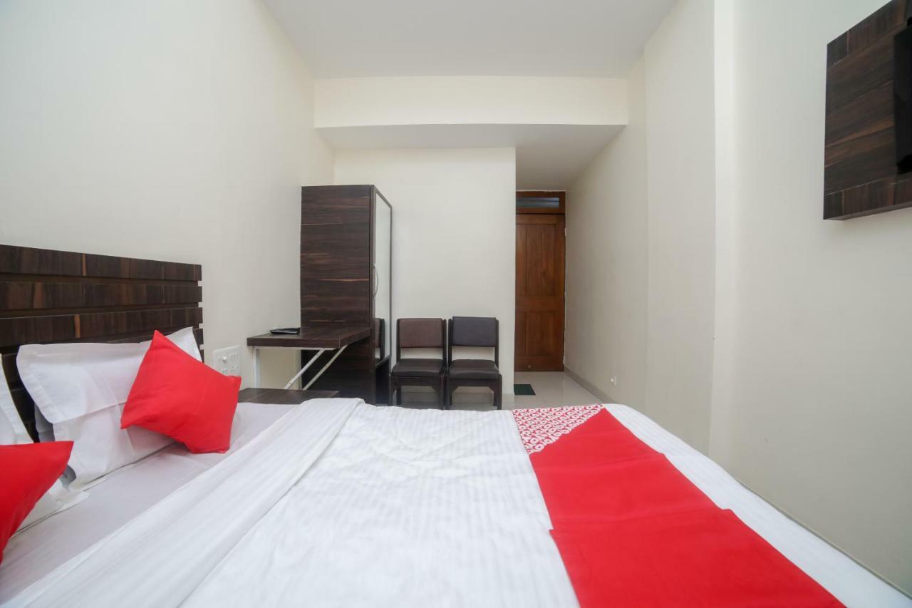 Oyo 46697 Hotel Gopi นาคปุระ ภายนอก รูปภาพ