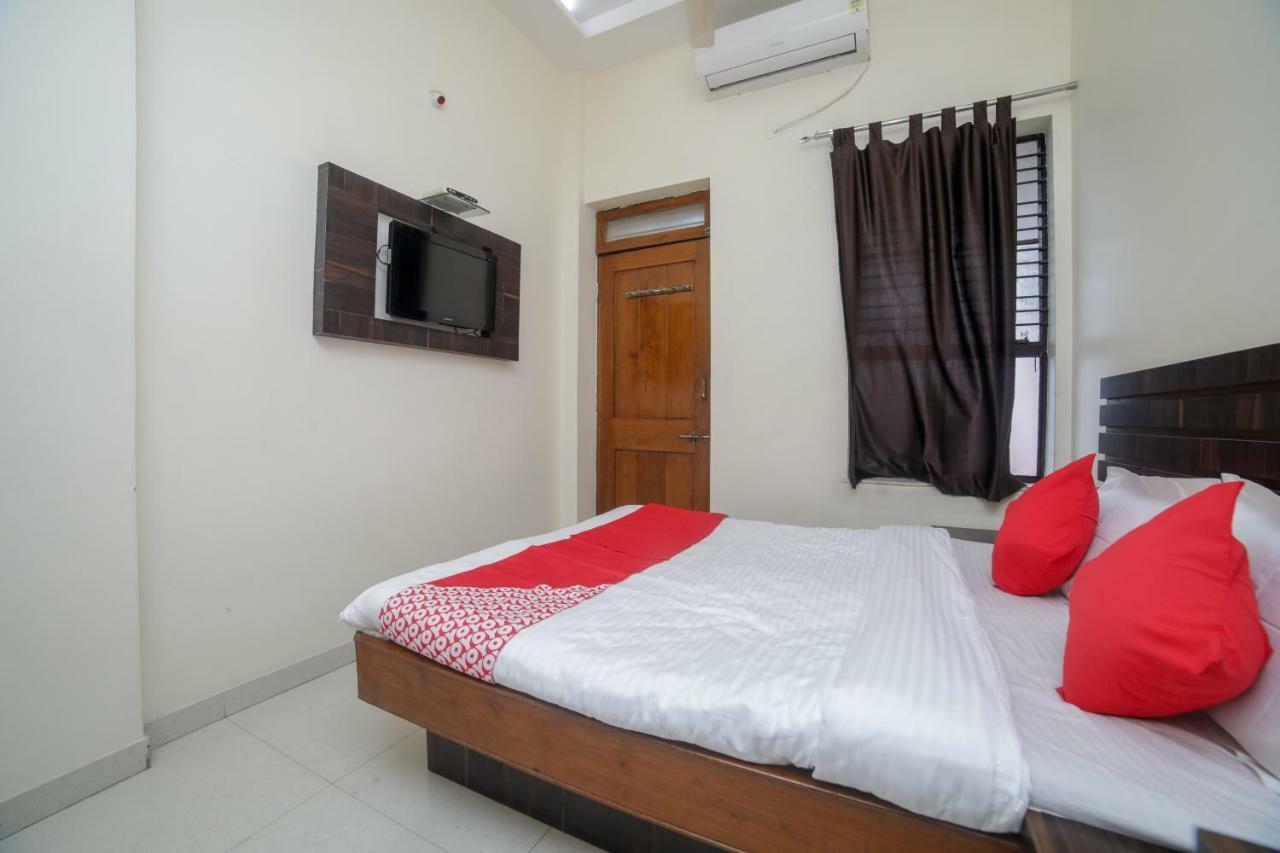 Oyo 46697 Hotel Gopi นาคปุระ ภายนอก รูปภาพ
