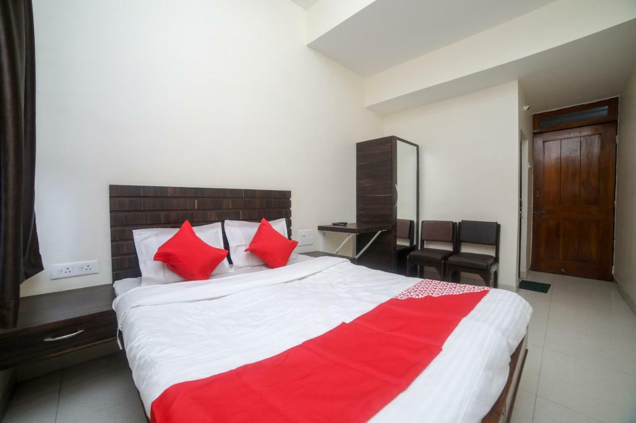 Oyo 46697 Hotel Gopi นาคปุระ ภายนอก รูปภาพ