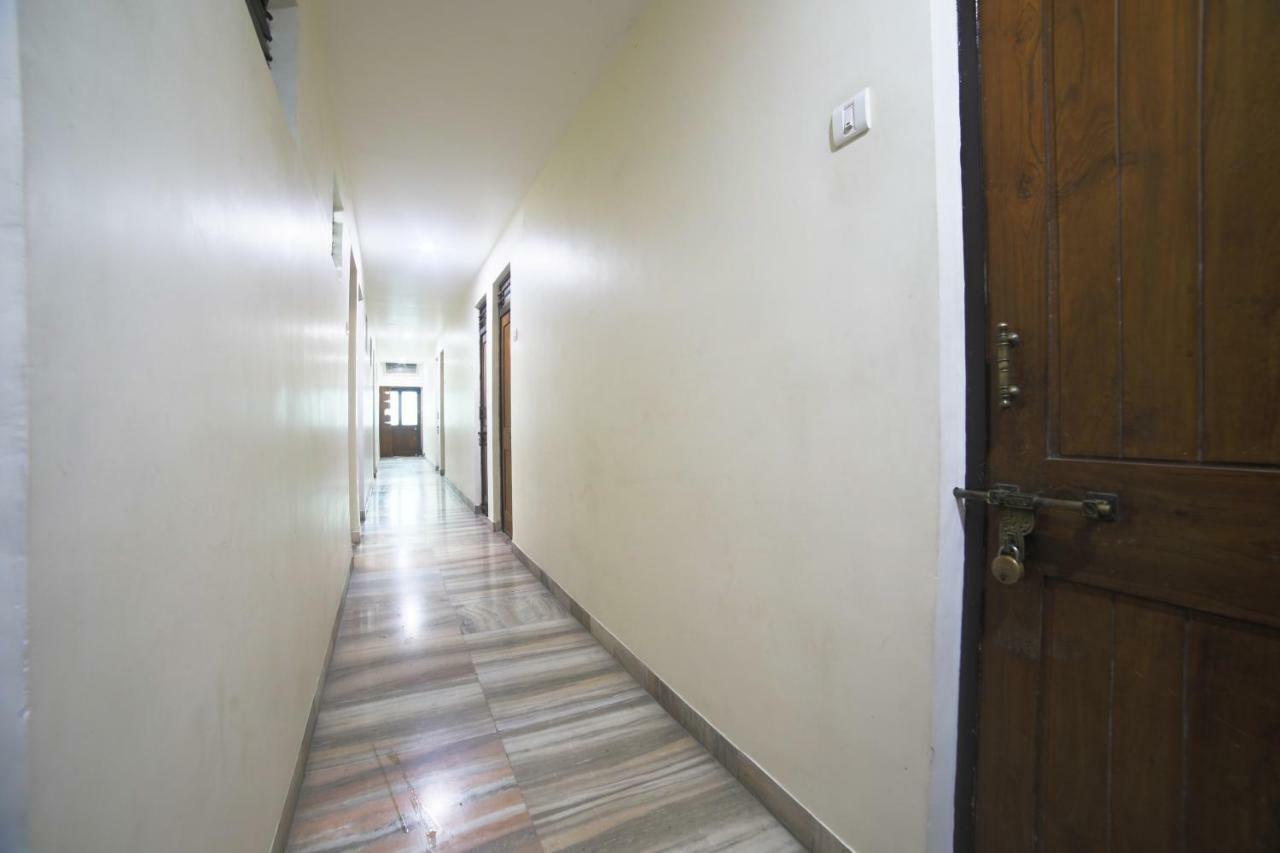 Oyo 46697 Hotel Gopi นาคปุระ ภายนอก รูปภาพ