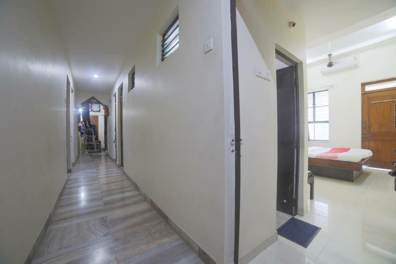 Oyo 46697 Hotel Gopi นาคปุระ ภายนอก รูปภาพ